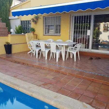 Gran Adosado Con Piscina Privada En Zona Muy Tranquila Holiday home Gandia