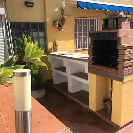 Gran Adosado Con Piscina Privada En Zona Muy Tranquila Holiday home Gandia