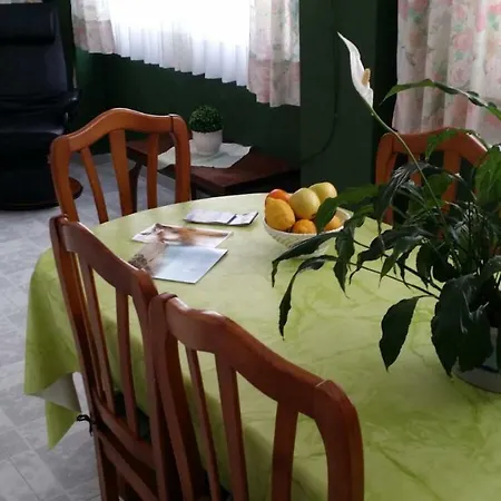 Gran Adosado Con Piscina Privada En Zona Muy Tranquila Gandia
